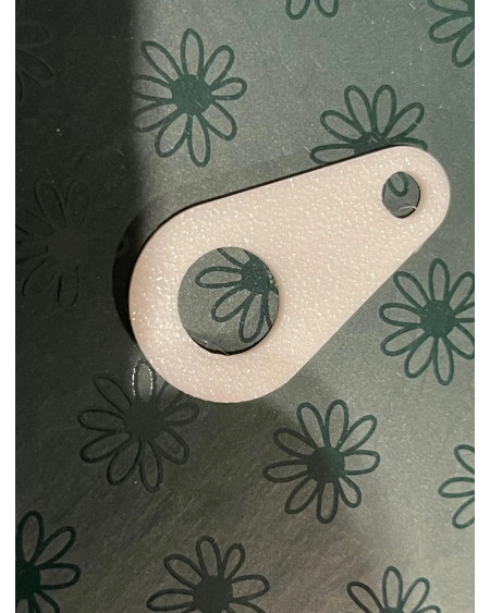 Oczko do montażu siatki górnego łóżka – VW Grand California 600